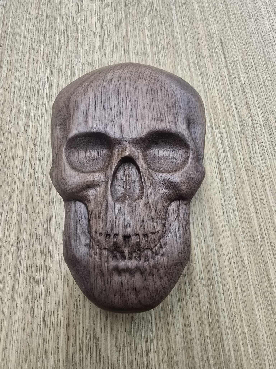 Hymgho Walnut Skull Case