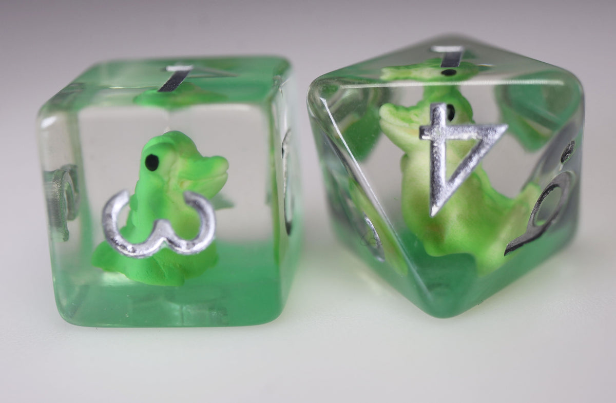 Smiling Crocodile Dice Set - Resin Inclusion
