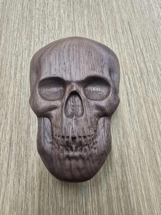 Hymgho Walnut Skull Case